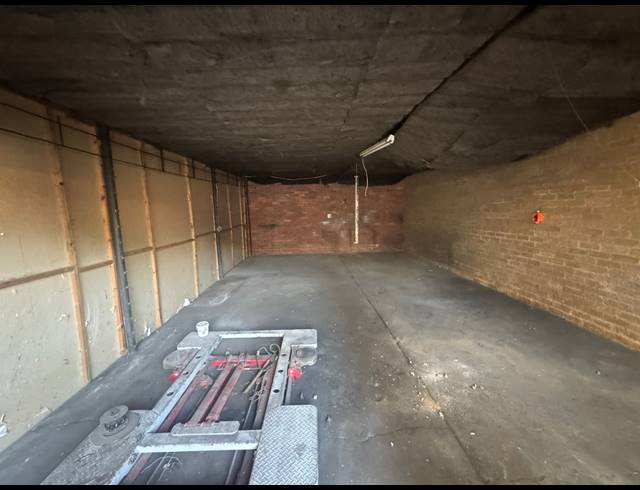 1,300M² WAREHOUSE TO LET IN HERMANSTAD